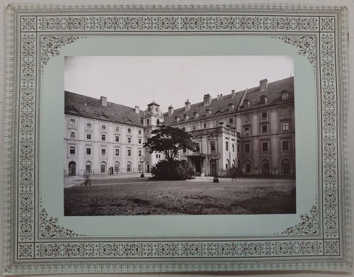 Poznań – dziedziniec kolegium oo. jezuitów, [ok. 1900r.?]