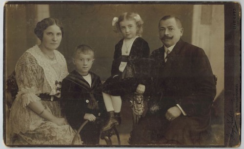 [Fotograf] Zuber H., Bielsko – Miodońscy x2 [ok. 1895?, Antoni Stanisław, ks. dz. Wojska Pol.]