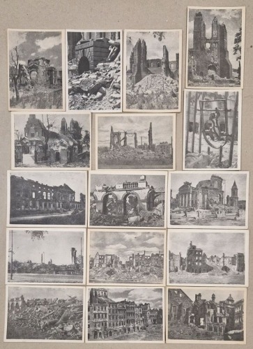 Warszawa oskarża – 16 sztuk pocztówek [ok 1946?]